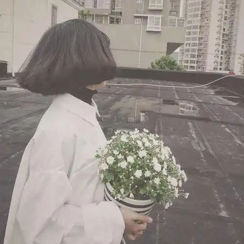 优质ins风捧花女生闺蜜头像