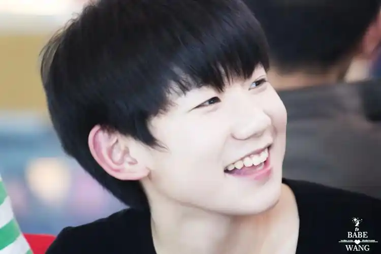 tfboys里王源太可爱 看完这些照片心都萌化了!