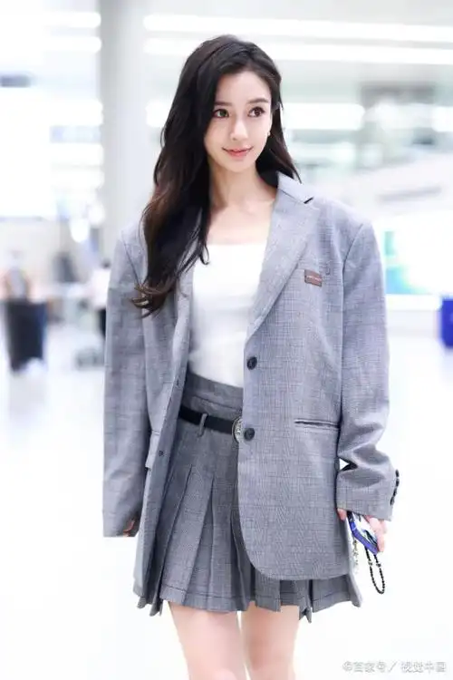 angela baby杨颖#杨颖作为时尚圈的代表人物,她的穿搭总是备受关注.
