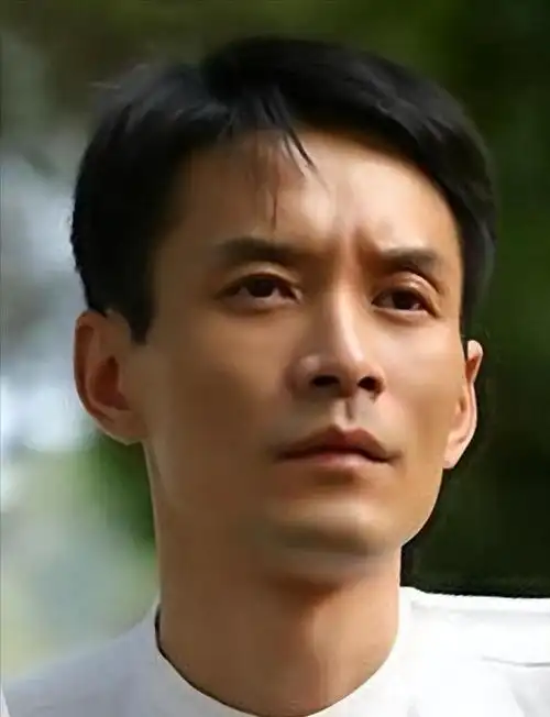 回顾演员田小洁从工人到演员娶女神江珊为妻事业爱情双丰收