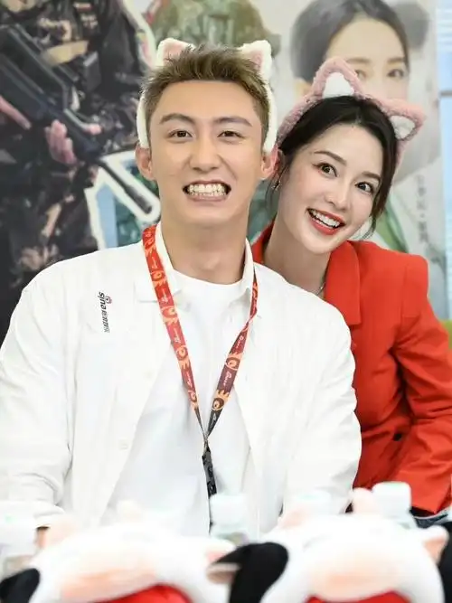 李沁黄景瑜爱上特种兵  #李沁  #宝藏男孩黄景瑜  我喜欢你和李沁在