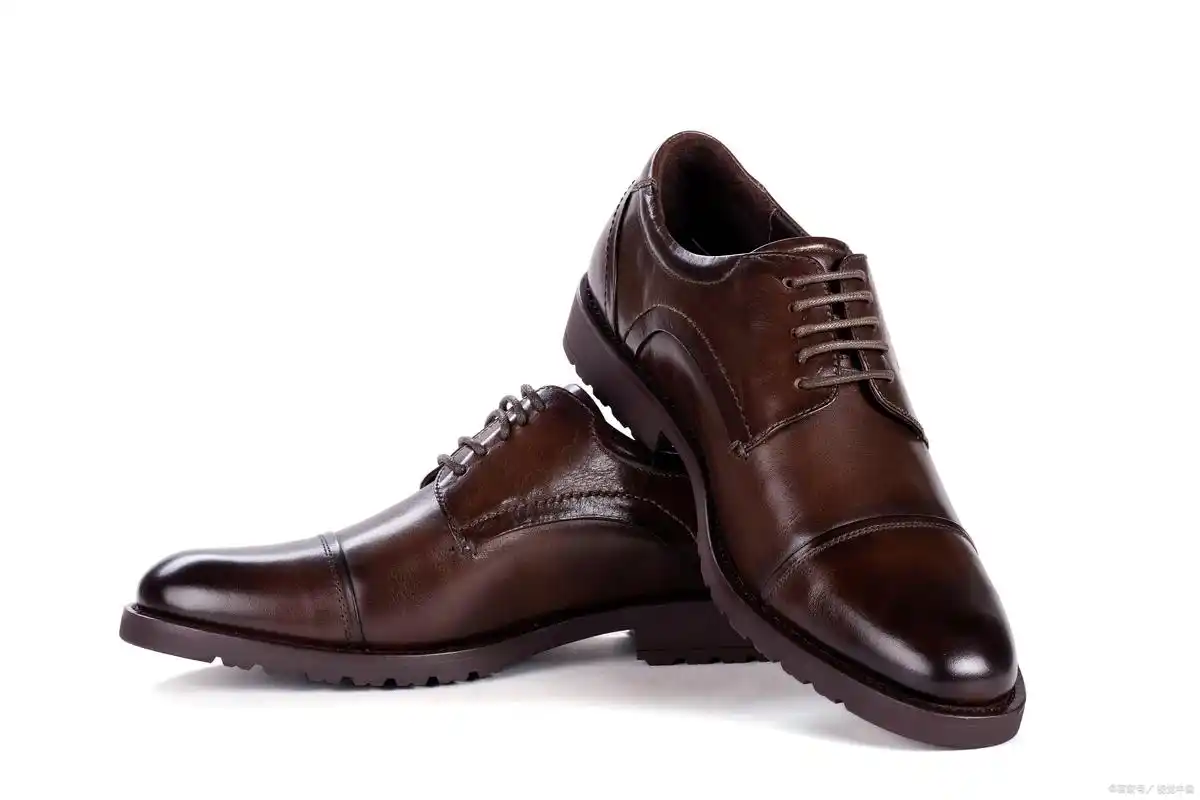 不同类型的正装鞋子以及它们的特点和适用场合