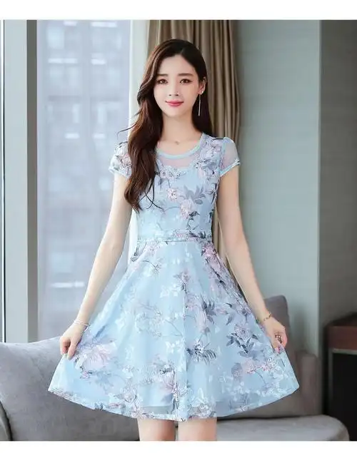 气质迷人个性随心,新款连衣裙清新靓丽,尽显淑女气质