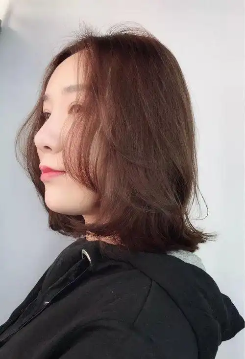 首页 玩发型 卷头发 大盘点哪款卷发适合厚头发图片 不走寻常路的女生