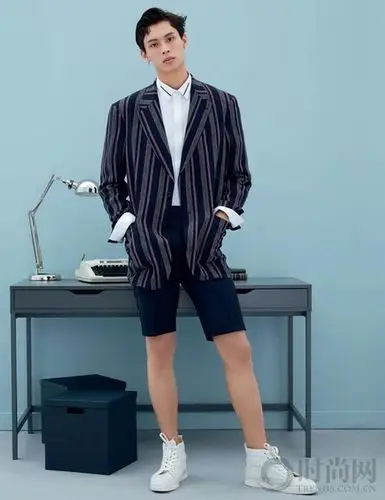 短裤中的 new look