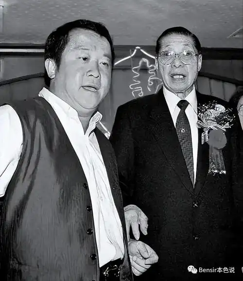 1953年曾志伟出生的时候,他老爸曾启荣还是华人四大探长吕乐手下的头