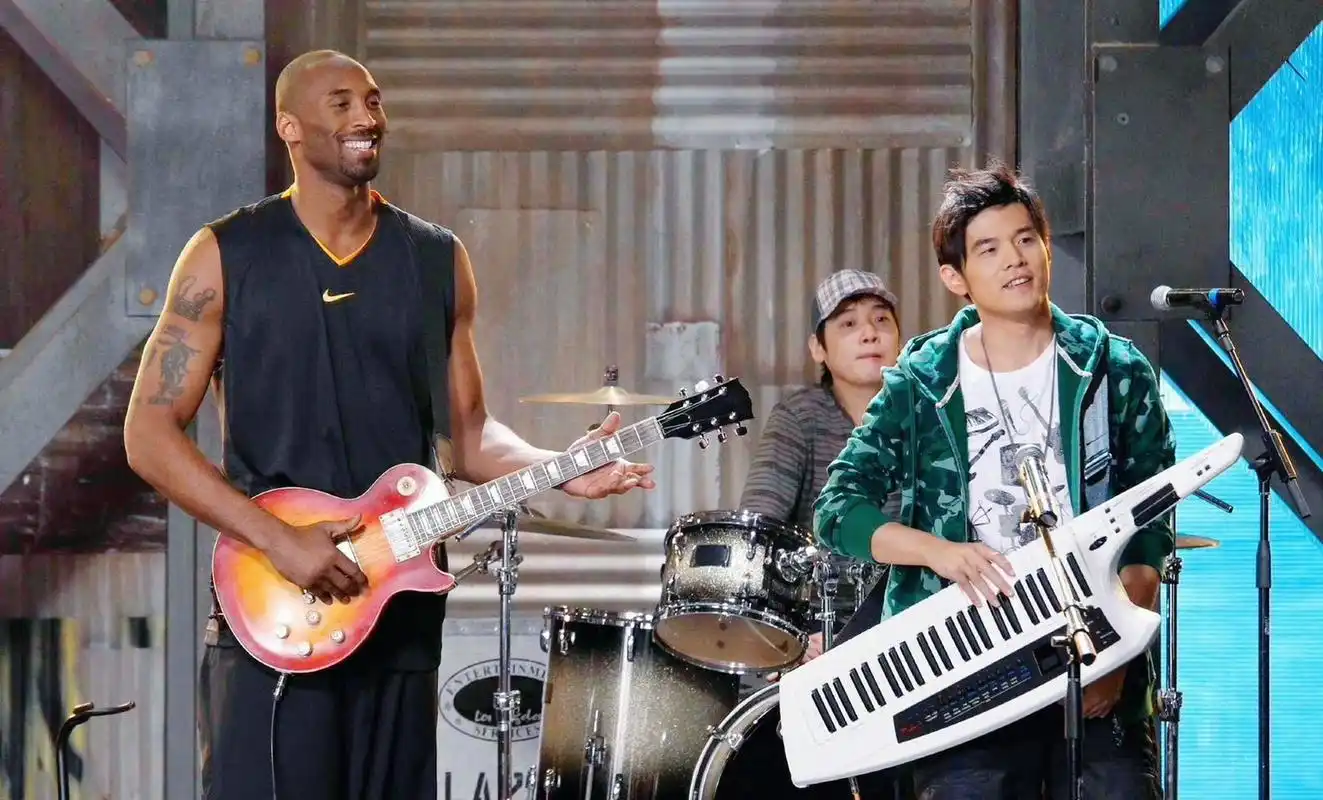 地表最强组合!#科比##kobebryant##周杰伦