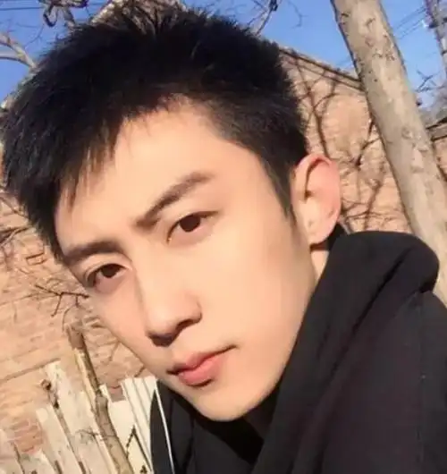 男生最新清爽短碎发,秋季清爽短发推荐_发型造型_宝妈时尚生活网