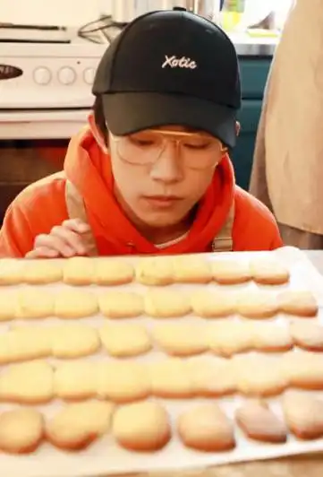 > tfboys易烊千玺帅气生活照图片(2/6)