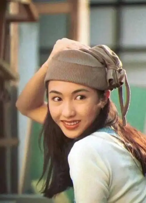 黎姿嫁给大15岁的残疾富豪一家5口3人残疾风光背后有心酸