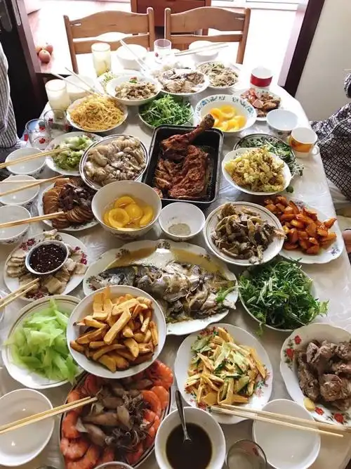中午家里照样"满汉全席"