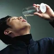 照片头像喝酒伤感文字图片【点击鼠标右键下载】