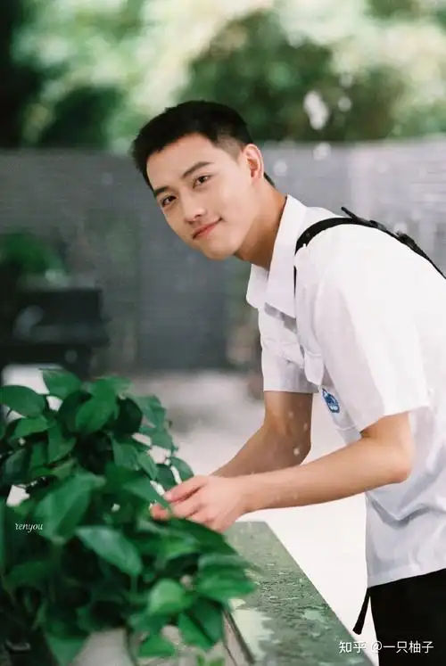 你们学校的校草帅到什么程度? - 知乎