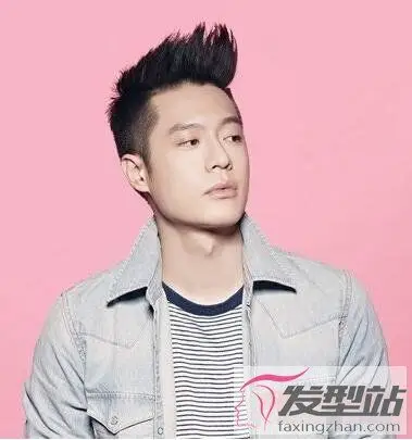 飞机头发型图片男短发 一款超帅的男生短发