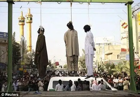 伊朗绞刑处决制造清真寺爆炸的恐怖分子图