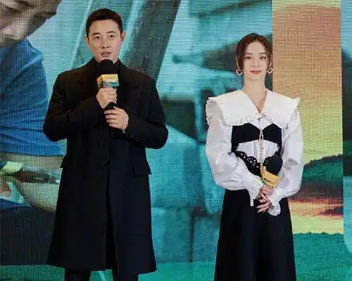 罗晋和袁姗姗合唱《带着幸福来见你》,濮泉生再次与我们见面了_袁珊珊