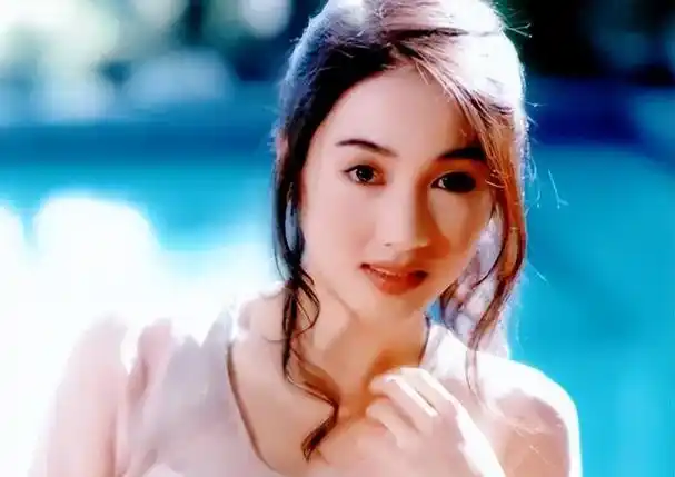 黎姿嫁大15岁残疾富豪一家5口3人残疾风光背后却都是心酸