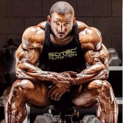 大兵麦克米兰阿诺德健美冠军拥有让施瓦辛格都羡慕的体型