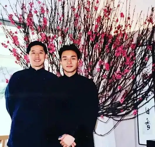 21年过去立誓要为张国荣终生不娶的唐鹤德他做到了吗