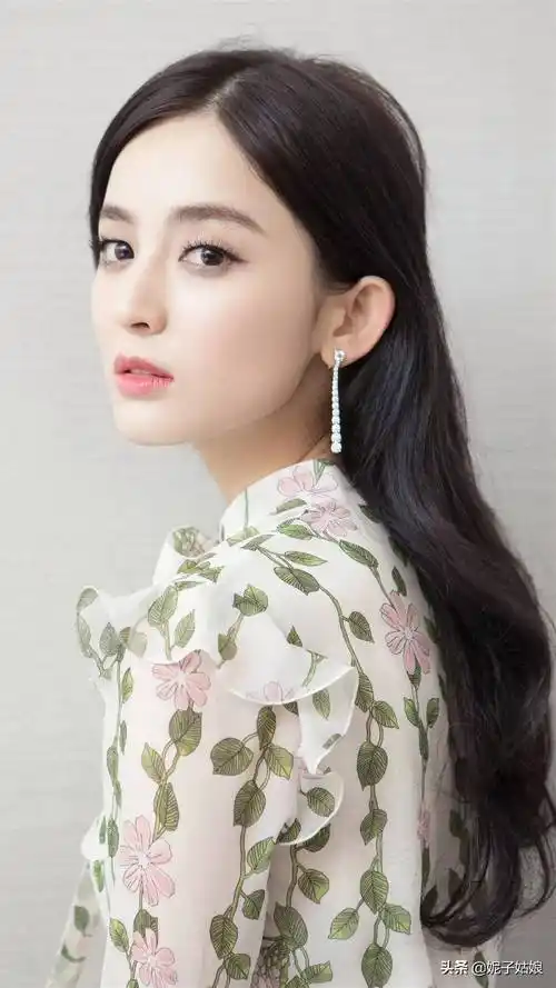 古力娜扎的成名路,和她三位前男友的摄影师行为_谢思宇_冯铭潮_网友