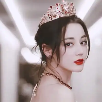 迪丽热巴头像,礼貌拿图.二转标名dt沈桃.