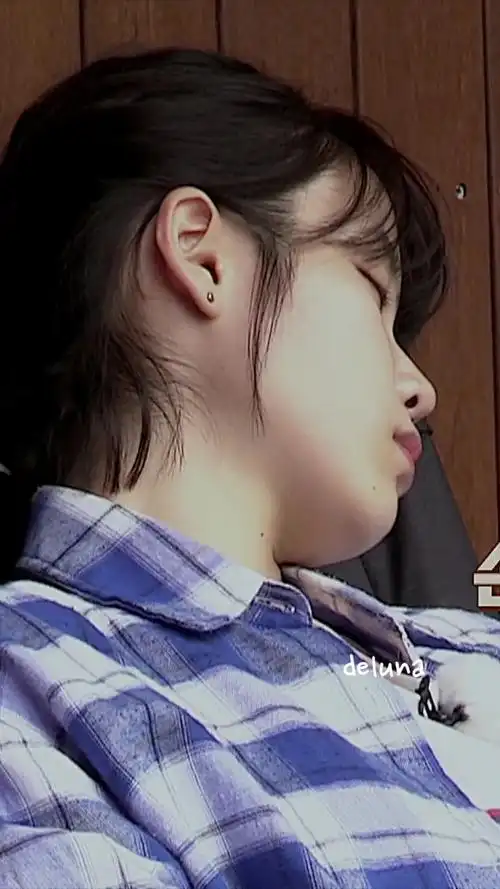 iu 小猫睡觉 蓝蓝的夜