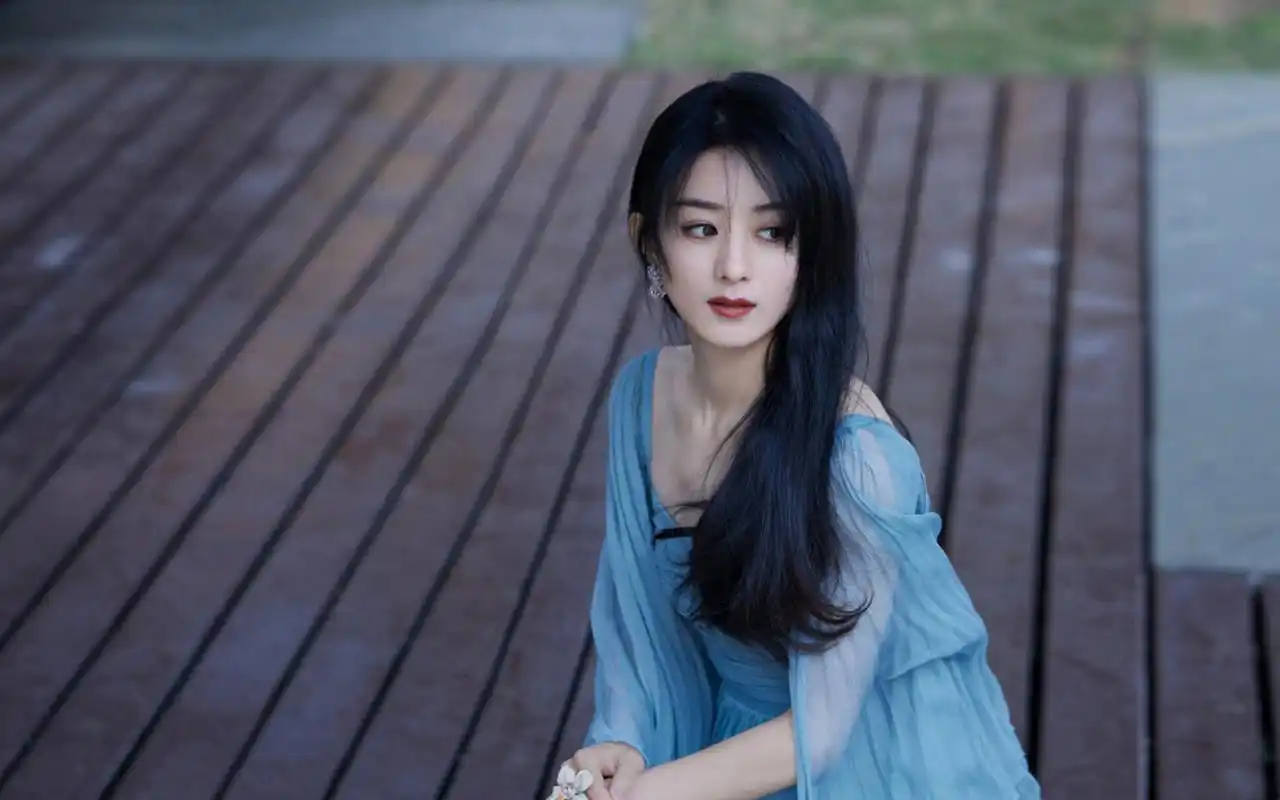 赵丽颖蓝色纱裙性感写真桌面壁纸