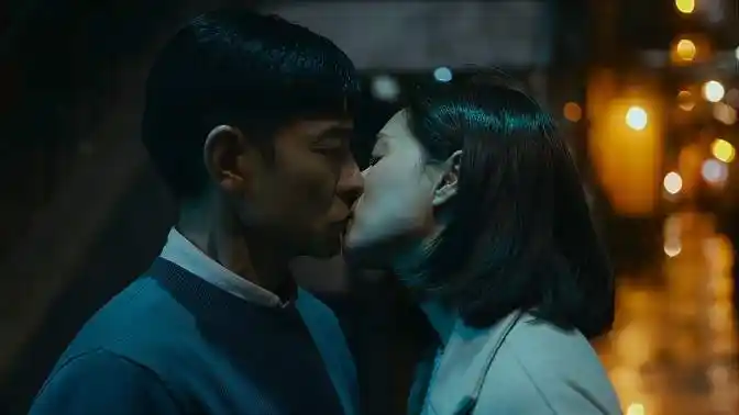 人潮:刘德华嫌弃自己不够勇敢,谁知万茜下一秒,直接吻上去!