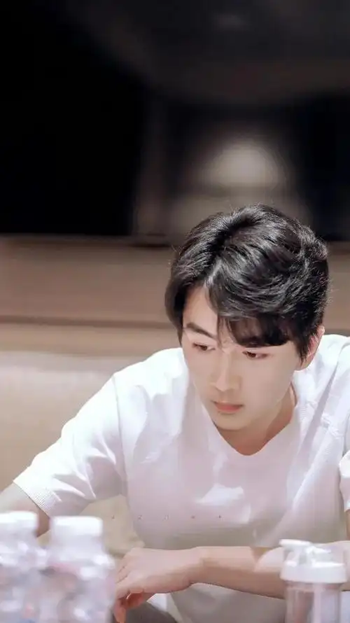 帅哥系列壁纸,第20期,我们为大家带来的是陈晓的专属壁纸.