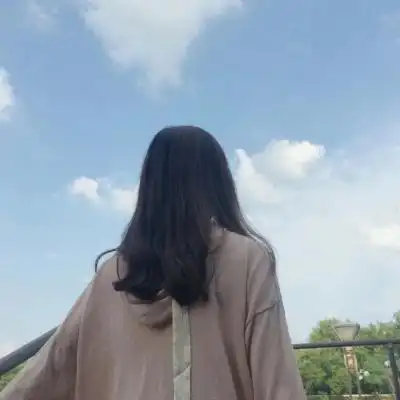 微信头像女生简单背影 你触及不到的最美好_微信头像_我要个性网