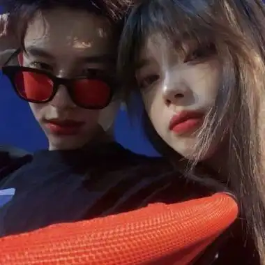 超甜秀恩爱超虐狗的情头两张唯美好看的情侣真人微信头像图片