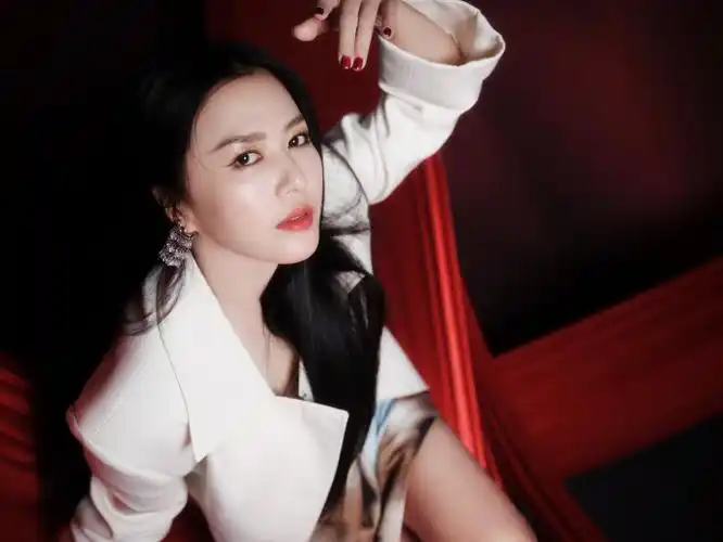 期待一波维维姐最近给逆水寒唱的流派推广曲《沧澜》,感觉会和维维姐