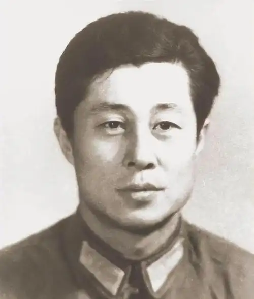 事实证明,92岁的王心刚,才是娱乐圈真正无法忘记的"演技男神"|演员