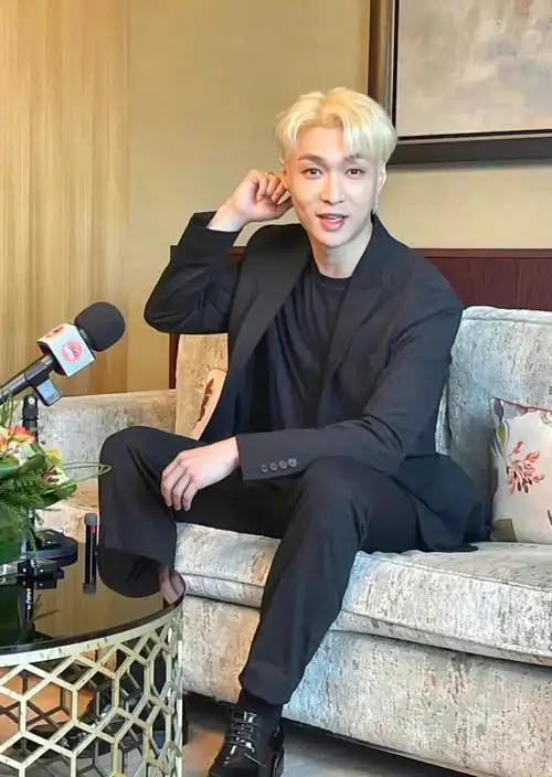 张艺兴的酒窝我沉迷了好久