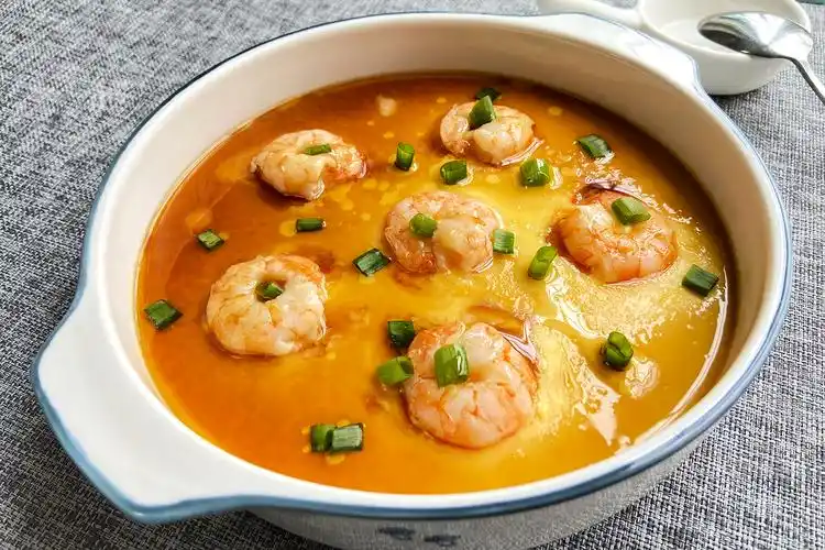 虾仁蒸蛋看似简单 原来也有诀窍 教你一招 蒸出来水嫩像豆腐-起舞食谱