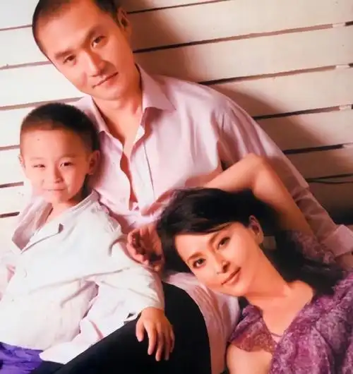 回顾许云帆娶黄志忠前妻何音与继子处成朋友结婚至今无儿女