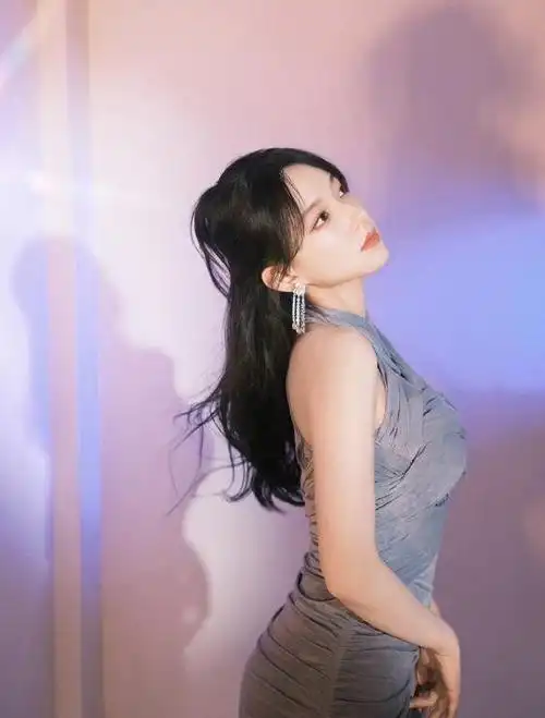 人间芭比程潇才华和颜值齐肩并行身材碾压疯马秀lida