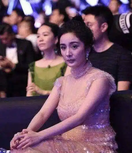 原创杨幂初中时期无人表白看了她初三的照片网友这谁敢追