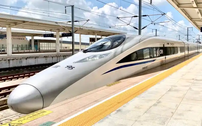 【沪昆高铁】g2892(昆明南-万州北)昆局非统型crh380a重联进站