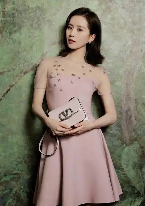 「高跟札记」星光熠熠:中国女星和她们的高跟鞋-刘诗诗