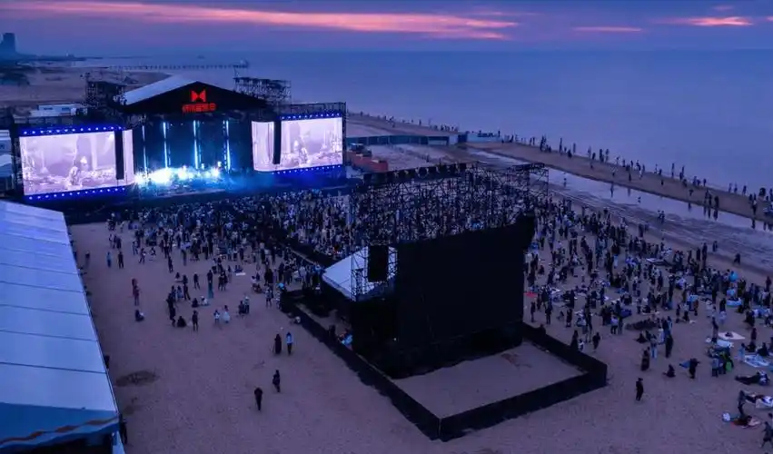 顶级舞美 阿那亚·虾米音乐节呈现震撼音乐现场_生活_演出_方式