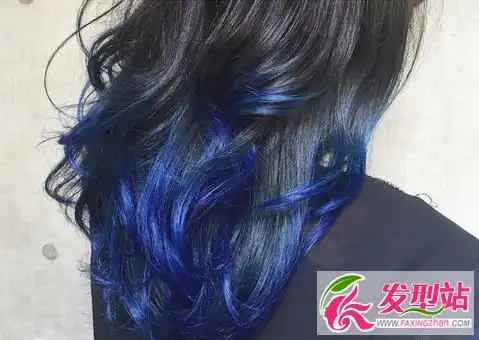 蓝色是一种暖色调 女生蓝色头发效果图合集