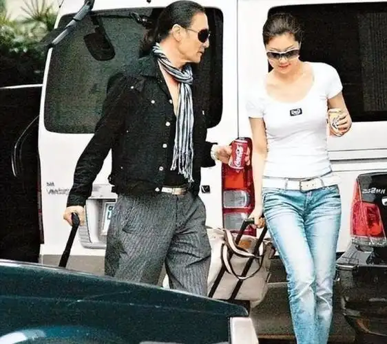 相差49岁的爷孙恋谢贤养了12年的coco分手5年后如今现状如何