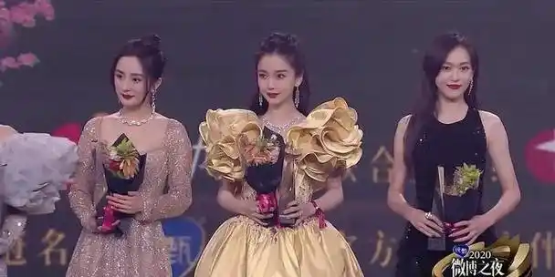 上海这一夜,两张合照,把对刘亦菲的"排挤"体现的淋漓尽致