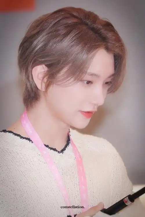 joshua洪知秀超话7615#知秀的时光穿梭机#【那年今日】220426 d