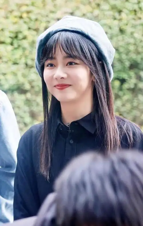 娃娃脸也有无限可能,欣赏谭松韵不同风格的造型,可爱成熟秒切换_娱乐