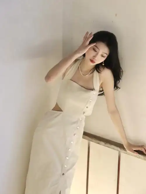 这个裙子绝,女人味十足,高个子女生穿也太好看了吧!