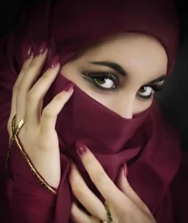 故事:在阿富汗工作,无意揭开了一位穆斯林美女的面纱,她非我不嫁