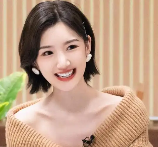 能驾驭得了"短发"的8位女星,秦岚刘亦菲,个个美出新高度!