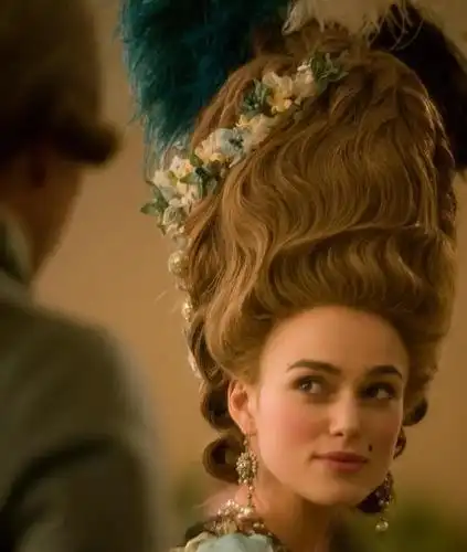 法式高级审美产物洛可可服饰,尽显贵族的奢靡与繁华